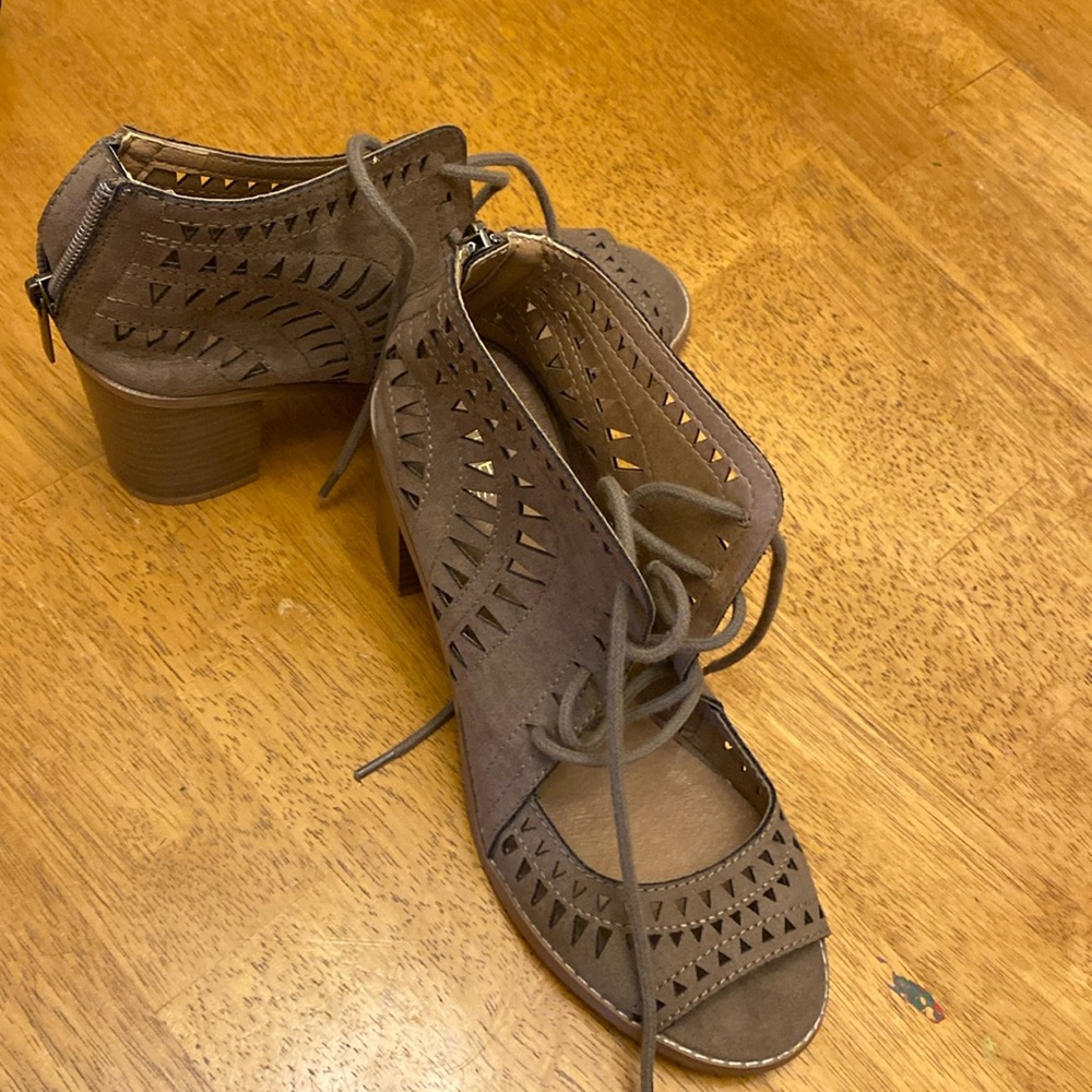 Women’s shoes